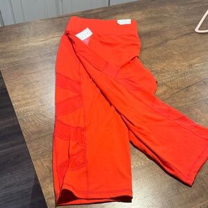 Women’s 26/28 Lane Bryant Livi Red Mesh-Panel Performance Leggings